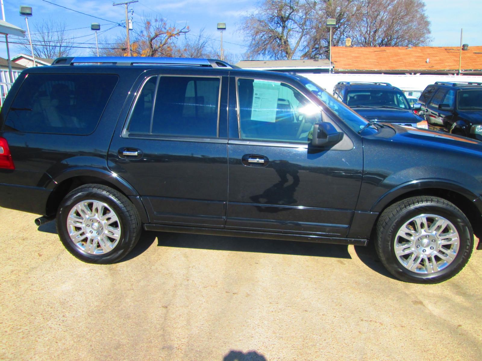 2013 BLACK Ford Expedition (1FMJU1K55DE) , located at 1815 NE 28th St., Fort Worth, TX, 76106, (817) 625-6251, 32.795582, -97.333069 - Photo #3